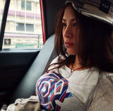 组图：陈冠希女友疑为新品宣传 裹胸出镜大露乳沟