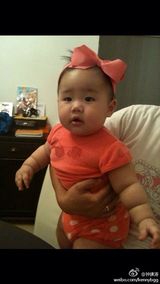 组图：钟镇涛庆女儿钟帼4岁生日 曝成长历程照