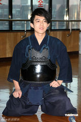 高清图：林宥嘉受柯南影响学习剑道 重温儿时记忆