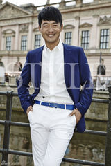 组图：郭晓冬三色西服写真诠释质感硬汉