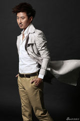 组图：高梓淇型男写真 动感风衣尽显真男人魅力