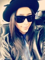 组图：柯震东绯闻女友程颖婕自拍美图