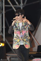 组图：春浪音乐节举办 萧敬腾张震岳热狗齐聚