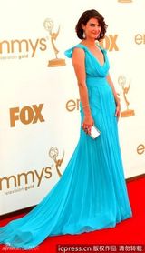 组图：第63届艾美奖红毯女星斗艳之蓝色礼服篇