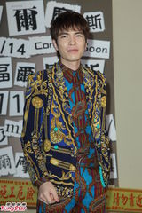 组图：萧敬腾变花美男拍摄新歌《福尔摩斯》宣传照