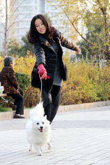 组图：毛俊杰拍杂志时装写真 休闲装束清新可人