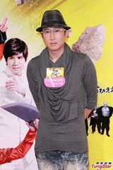 组图：《笑功》吴君如郑中基上演激烈床戏