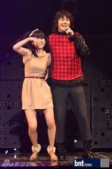 组图：金章勋办个唱舞台绚丽粉丝热情捧场