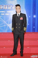 组图：吴镇宇胡杏儿携《冲上2》亮相TVB推介会