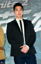 组图：《痞子英雄2》发布 拍摄场景直击