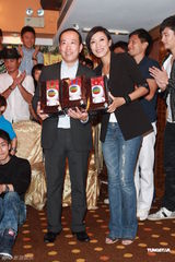 组图：TVB众星出席饭局 罗仲谦无袖上阵大秀肌肉