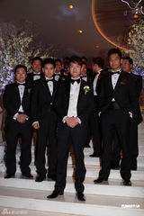 组图：梁靖琪黄敏豪婚宴众星捧场 先忙工作不急造人