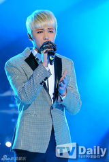 组图：missA与FT等《The Show》现场卖力演出