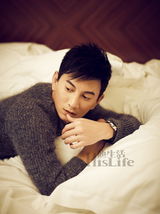 组图：吴奇隆时尚大片与时光握手言欢