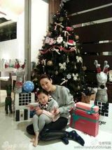 组图：众星欢乐庆圣诞 Angela可爱林志玲性感