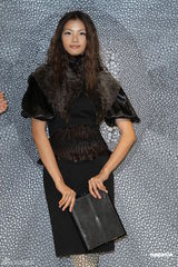 组图：林嘉绮15公分高跟鞋走秀破除怀孕传言