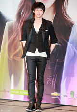 高清图：李多海朴有天等宣传新剧《Miss Ripley》