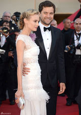 组图：黛安-克鲁格携男友亮相秀恩爱