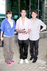 组图：郑嘉颖生日“坠楼” 女友佘施曼贴心送祝福 