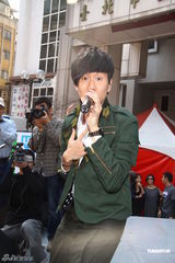 高清图：林俊杰台北签唱 否认与萧敬腾有断背情