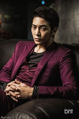 高清组图：朱元时尚写真曝光 黑色皮衣酷感十足