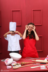 组图：刘心悠花仙子造型拍广告显高贵优雅