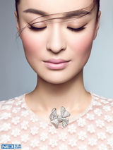 组图：于越写真演绎飘逸复古灵动之美