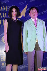 组图：贾乃亮当奶爸有难度 何洁谈释小龙超尴尬