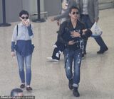 组图：孙俪全家同行 邓超抱熟睡儿子变奶爸