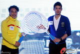 幻灯图：陈奕迅和羽毛球冠军林丹同台比拼球技