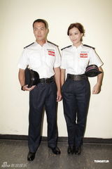 组图：谢天华等演员亮相新剧《潜行狙击》拜神仪式