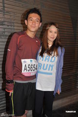 组图：陈冠希坚持跑完马拉松 一心慈善否认要洗底