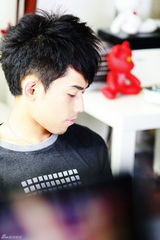 高清组图：苏醒庆功封面抢先曝光 时尚写真英气逼人