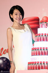 高清组图：小S性感代言 为大S澄清婆媳问题