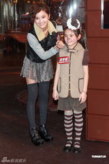 组图：阿Sa(蔡卓妍)春节拜会男友家人 直言不需要赡养费