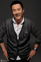 题目：张志坚最新宣传照曝光  化身冬日暖阳贺新年