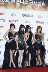 独家高清：EXO等偶像团体亮相金唱片颁奖礼红毯