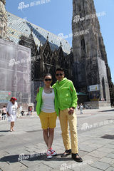 组图：孙茜蔡远航情侣装同游欧洲享浪漫时光