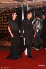 高清图：杨千嬅丁子高恩爱现身 杨千嬅黑装霸气