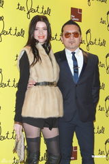 组图：谢霆锋贺杨受成之子开店 否认开个唱传闻