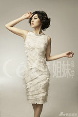 组图：袁姗姗写真黑白羽翼显魅惑