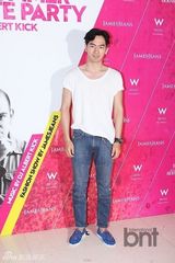 组图：SHINee泰民等出席某牛仔品牌秀