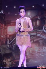 组图：Selina延迟造人 Ella挤胸性感舞老公最爱