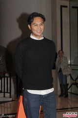 组图：诸葛梓岐儿子百日宴 张智霖赠床上用品