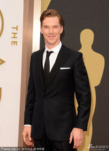 组图：卷福西装帅气亮相 将任奥斯卡颁奖嘉宾
