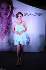 组图：应采儿见陈小春要排档期 “造人”计划改明年