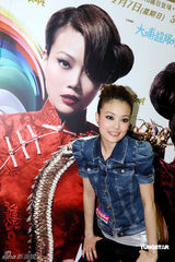 高清图：容祖儿出席新碟签名会 自曝理想情人条件 