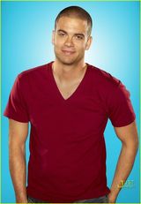 蒂娜和阿提(珍娜-乌什克维兹和凯文-迈克哈尔饰