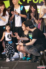 组图：MISSA成员Min望与Twins合作 团体压力大