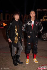 组图：TVB新春庆典录影 黎耀祥携港姐变魔术